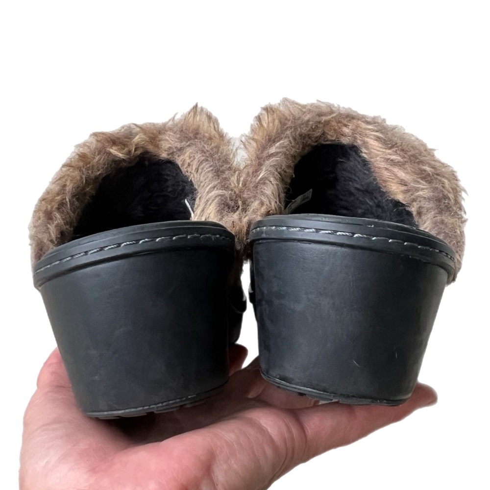 CROCS 16288 Cobbler Fuzz Faux Fur Lined Clogs Mules Dark Brown Womens Sz… - Picture 3 of 11